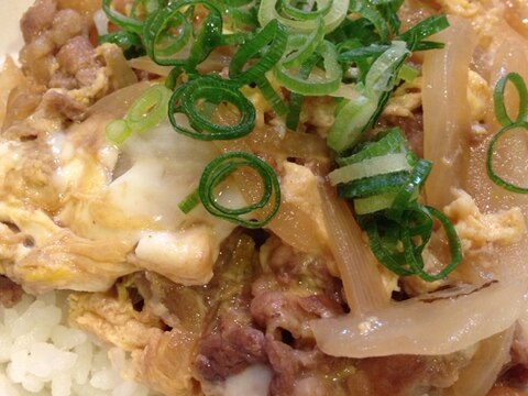 フライパンで簡単！すき焼きのタレで他人丼